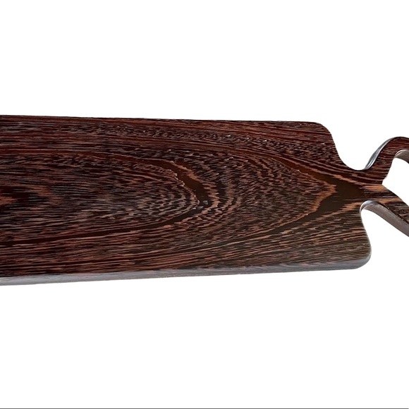 Hearth shape handle charcuterie board. - Picture 7 of 7
